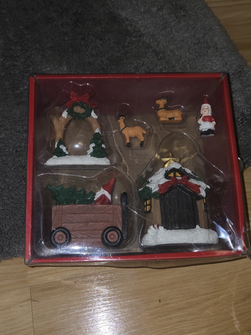 Holiday Village Figurine Set